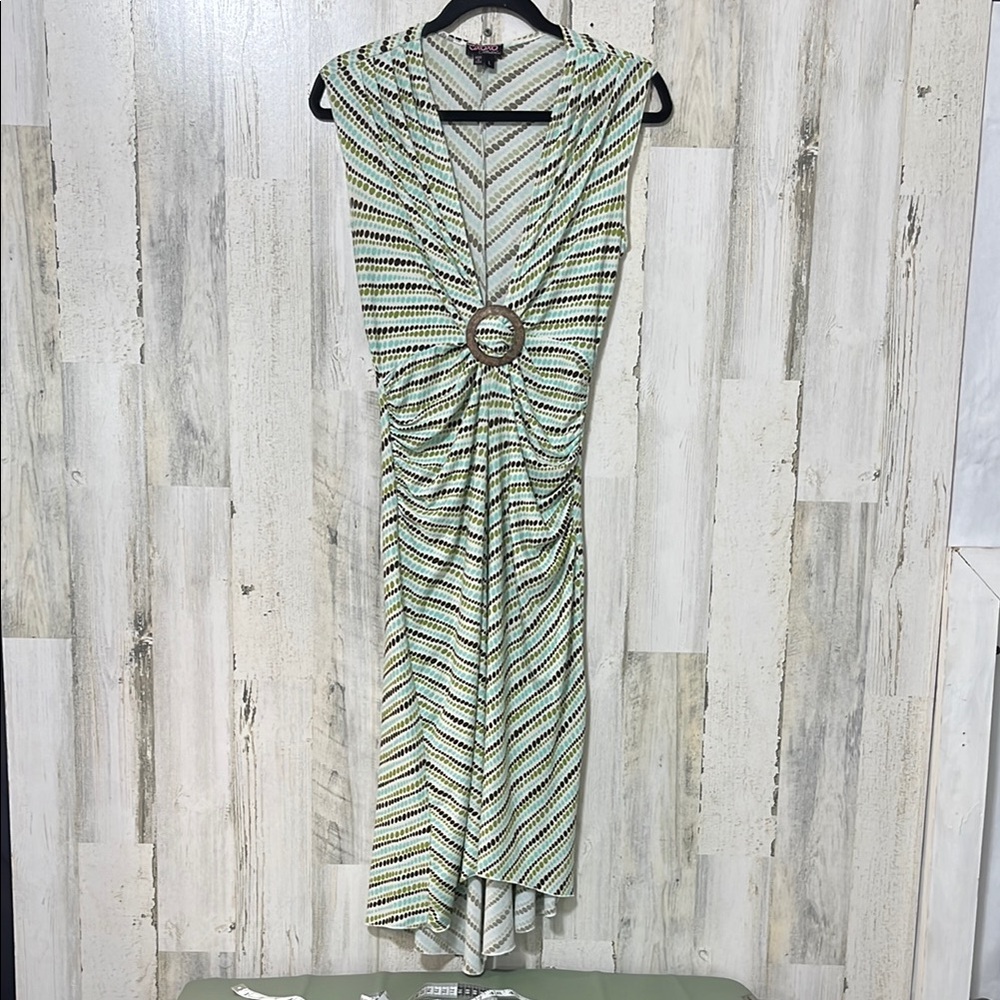 Green and White Sleeveless Sheath Maxi Dress